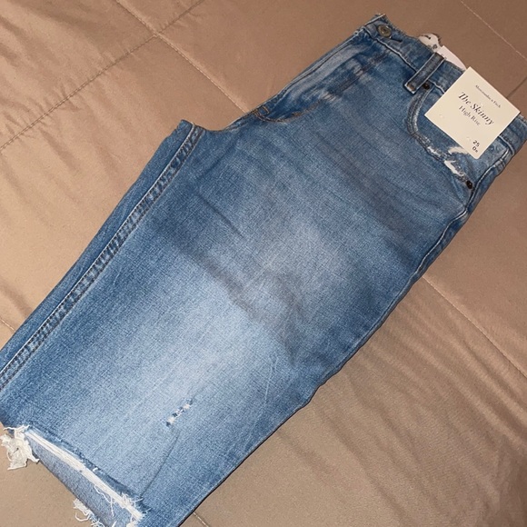 Abercrombie and Fitch high rise skinny jeans; size 0R(25) - Picture 2 of 4